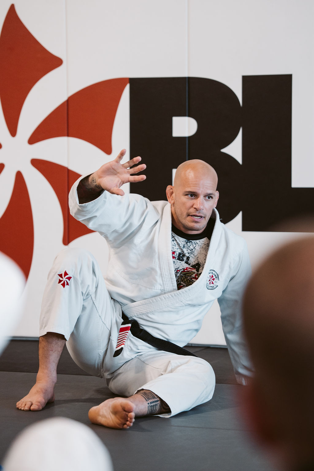 Xande seated